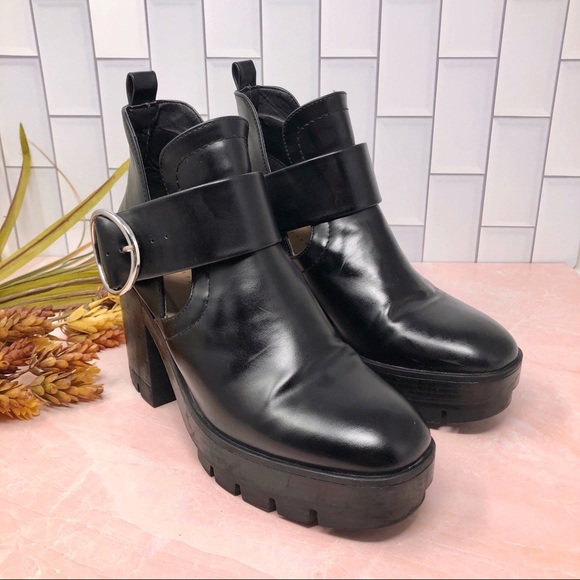 Zara Shoes - Zara Black Chunky Track Ankle Boots With Slits 37